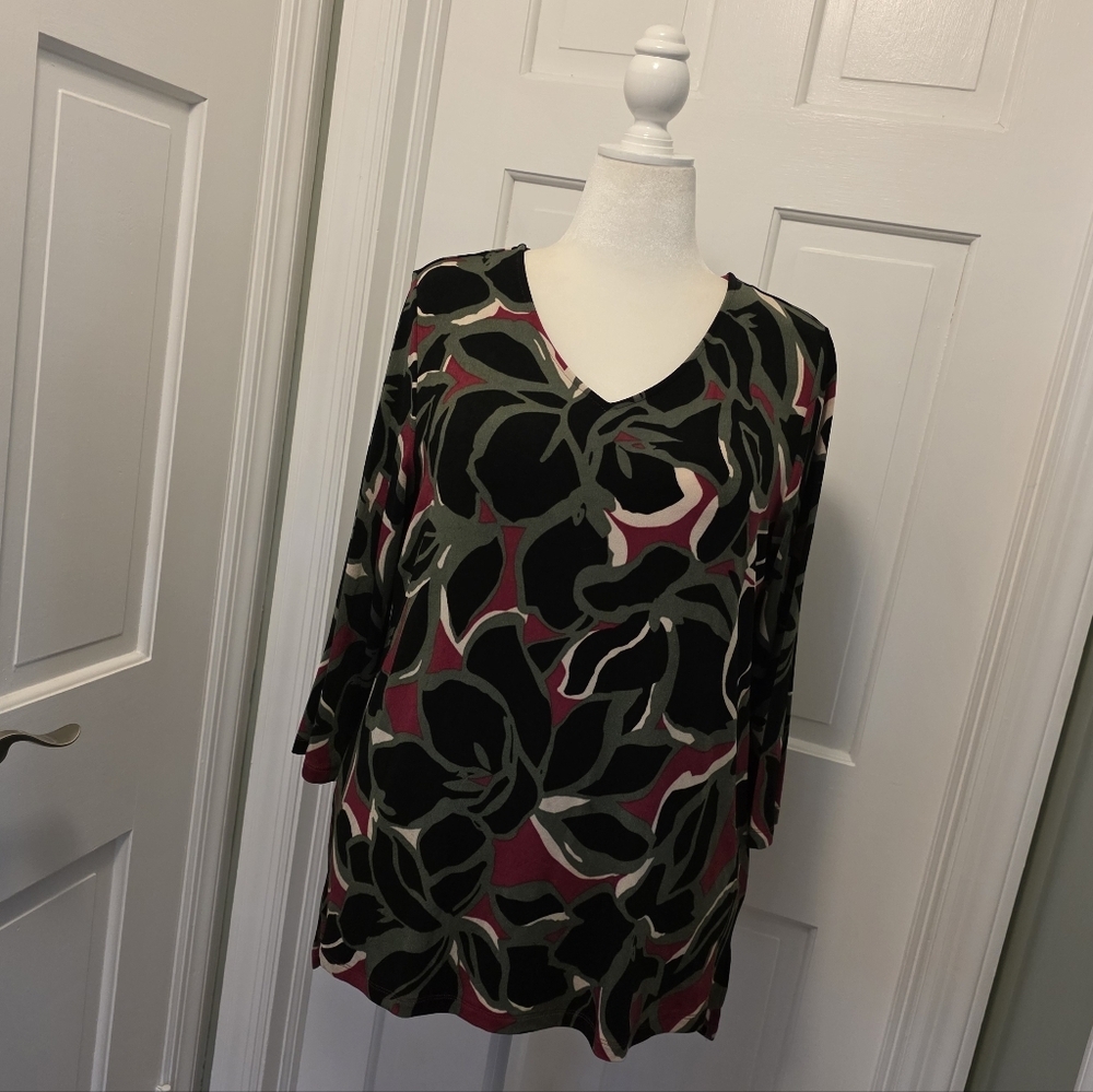 Chico's Travelers Collection Elegant V-Neck Green Floral Knit Top 16/18=3